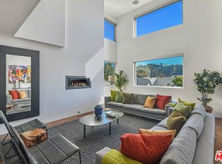 2377 Jupiter Dr, Los Angeles, CA 90046