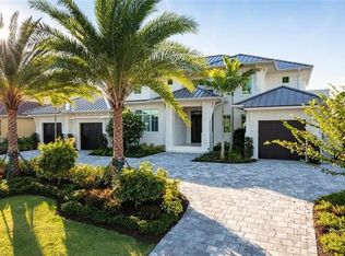 572 17th Ave S, Naples, FL 34102