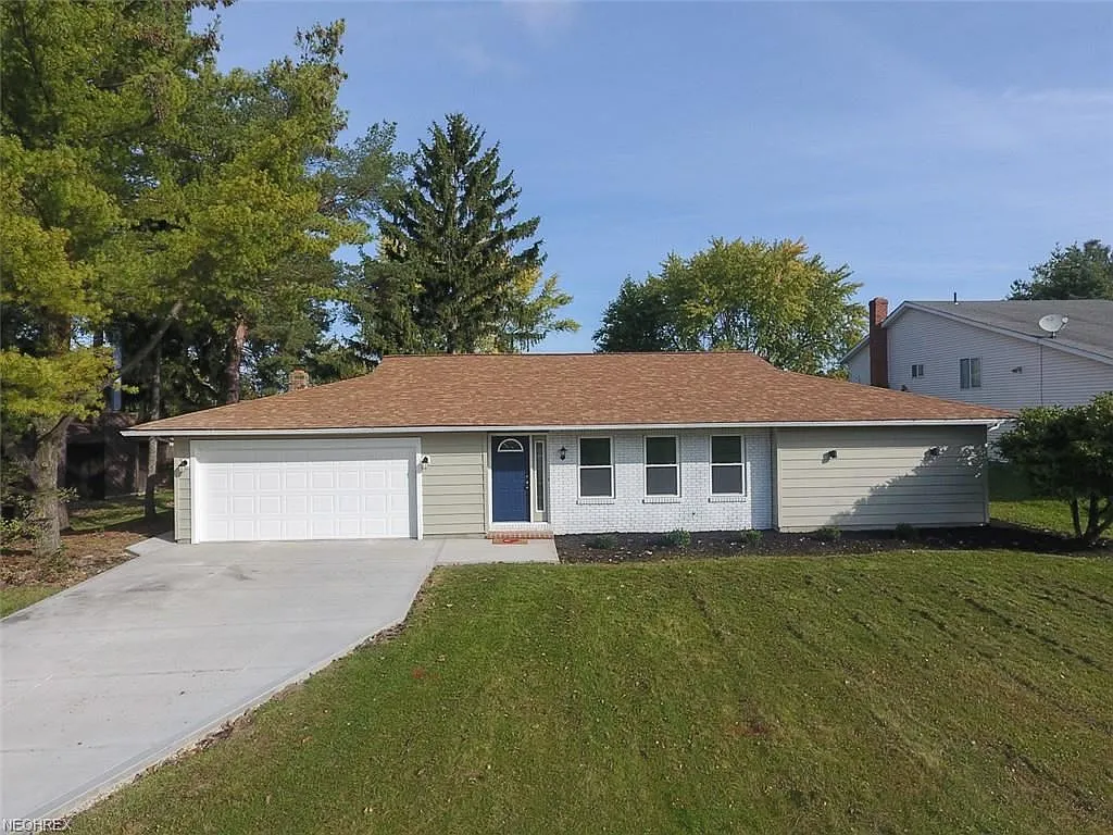 18244 Fox Hollow Dr photo 1