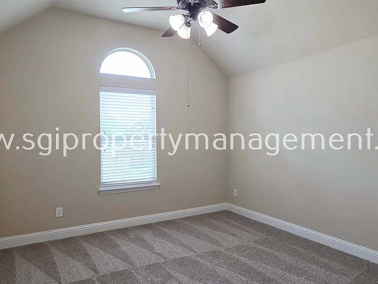 12381 Summertree Dr — Photo 34