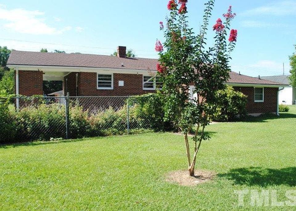 2nd image of 220 Whitley Dr