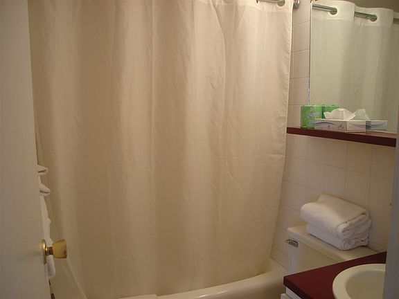 4th image of 225 E Wildwood Ave #105