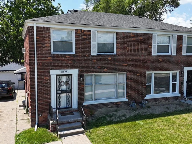 21534 Moross Rd — Photo 2