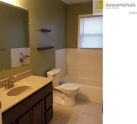 1st floor bathroom