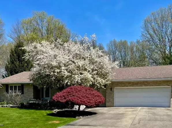 313 Fonderlac Dr SE, Warren, OH 44484