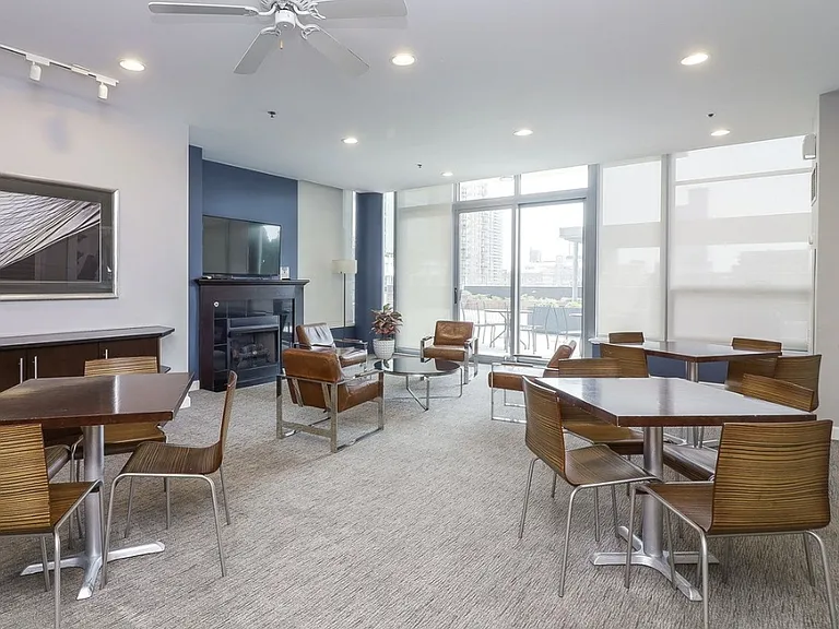 1600 S Prairie Ave #1806 — Photo 16