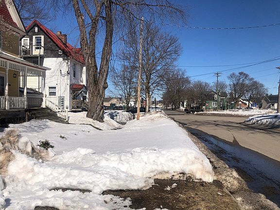 4th image of 808 Court St