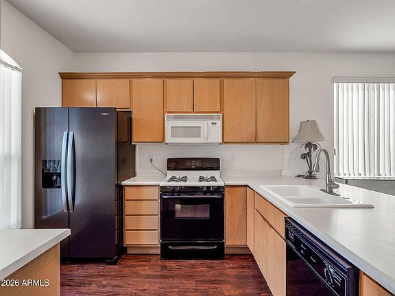 5th image of 916 S CRESTVIEW Court