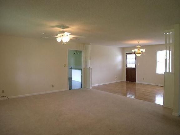4th image of 222 Live Oak Trl NE