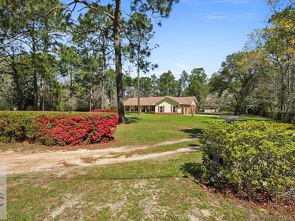 3rd image of 207 S Forest Dr