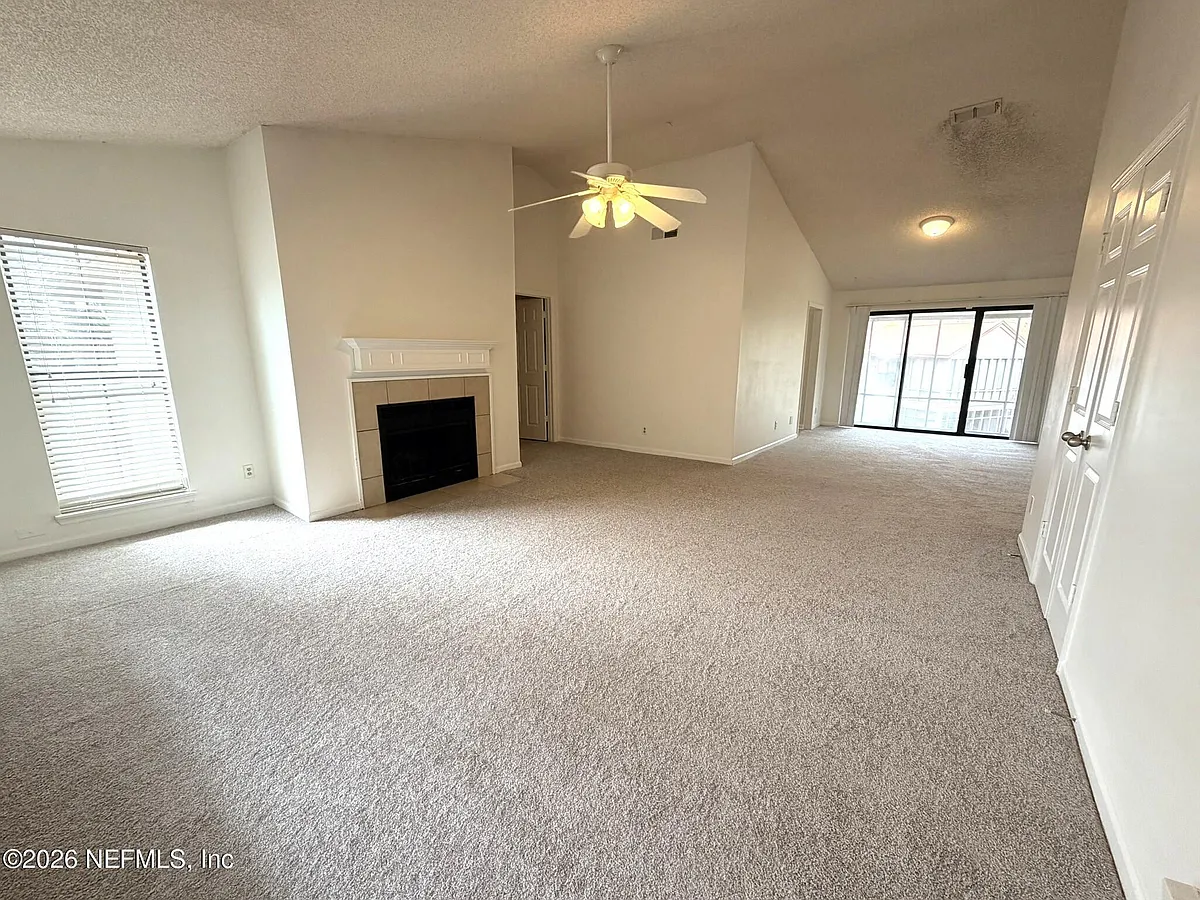 Building Photo - 902 Wood Hill Dr #902