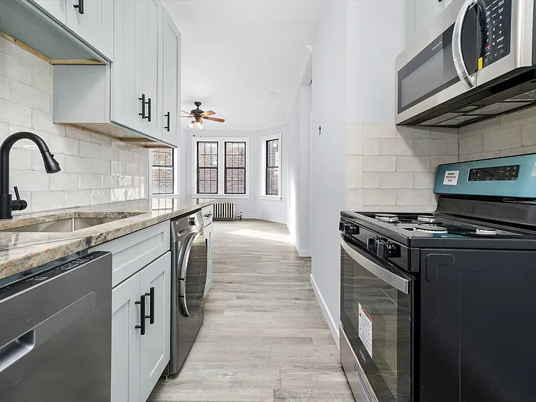 6126 S Ingleside Ave #2E — Photo 3