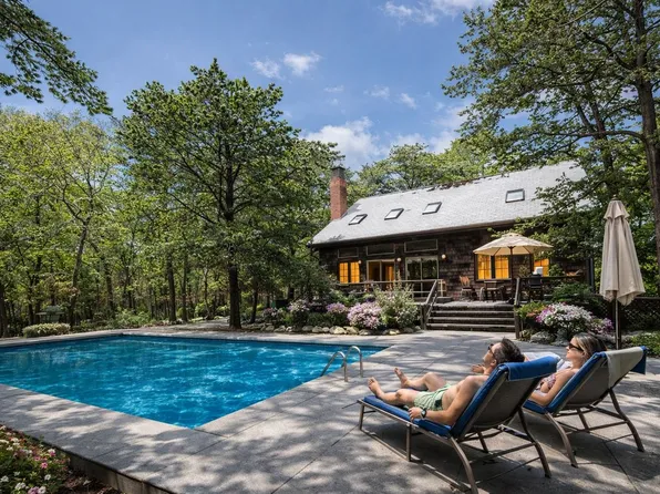 15 Dongan Way, East Hampton, NY 11937