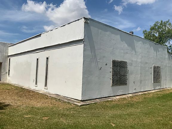 3rd image of 3605 S Browne Ave