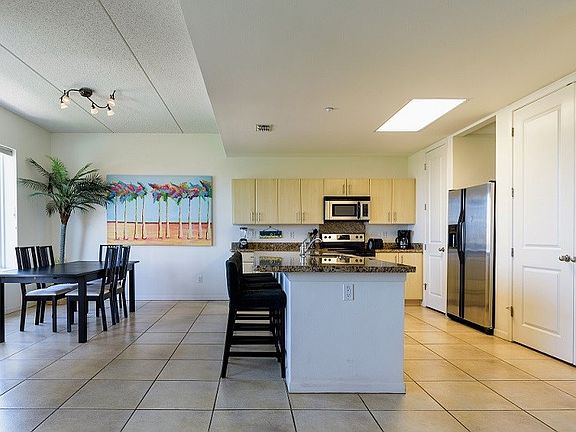 5th image of 5909 Padre Blvd