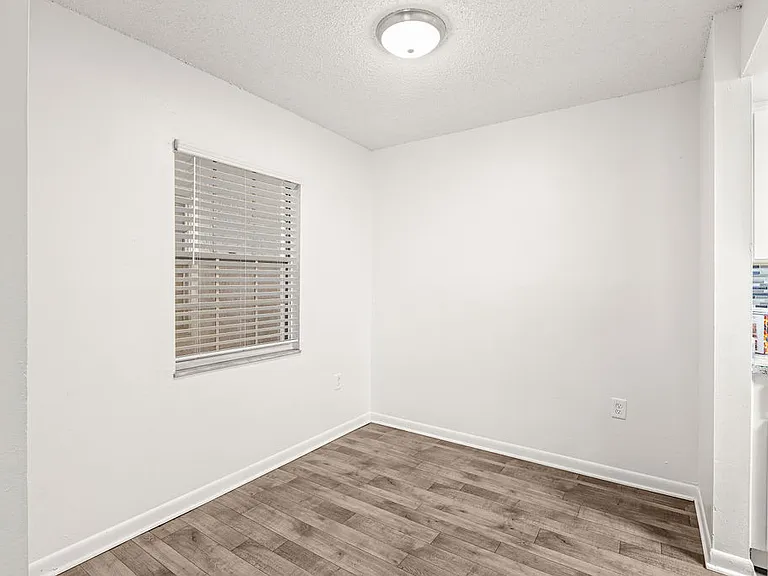 Hanley Place — Photo 9