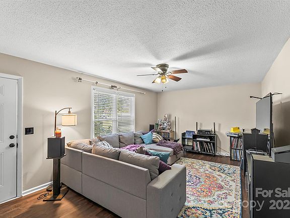 2nd image of 2375 W Lenoir Dr