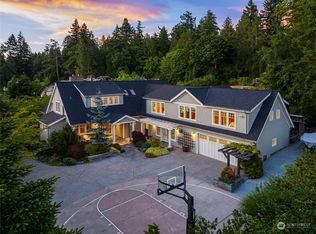 9223 Allens Cove Ln NE, Bainbridge Island, WA 98110