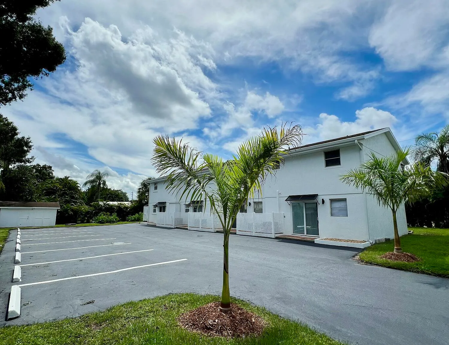 2 bed, 1.5 bath, 1060 sqft, $1,890 — Photo 1