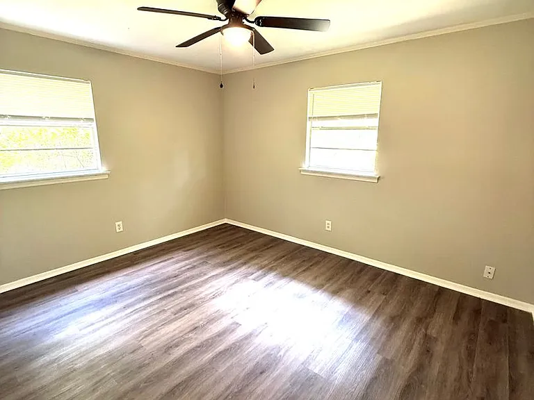 1826 Pinecrest Dr — Photo 8