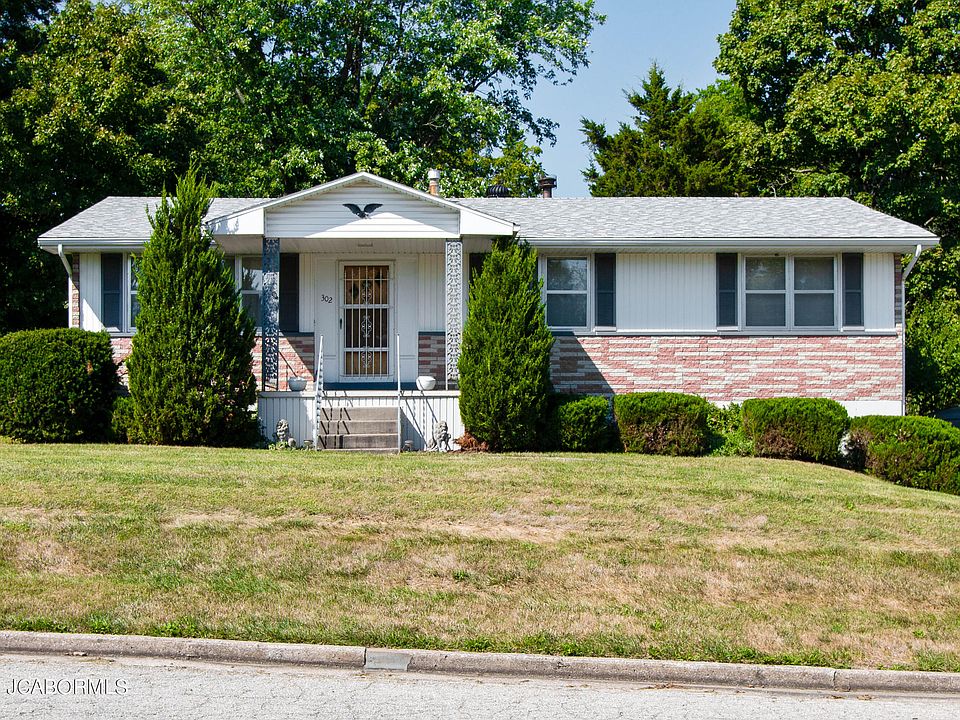 1st image of 302 Arden Dr