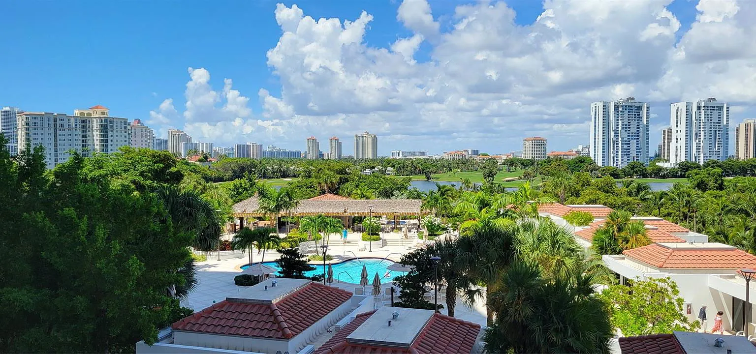 2 bed, 2.0 bath, 1470 sqft, $4,200 — Photo 3