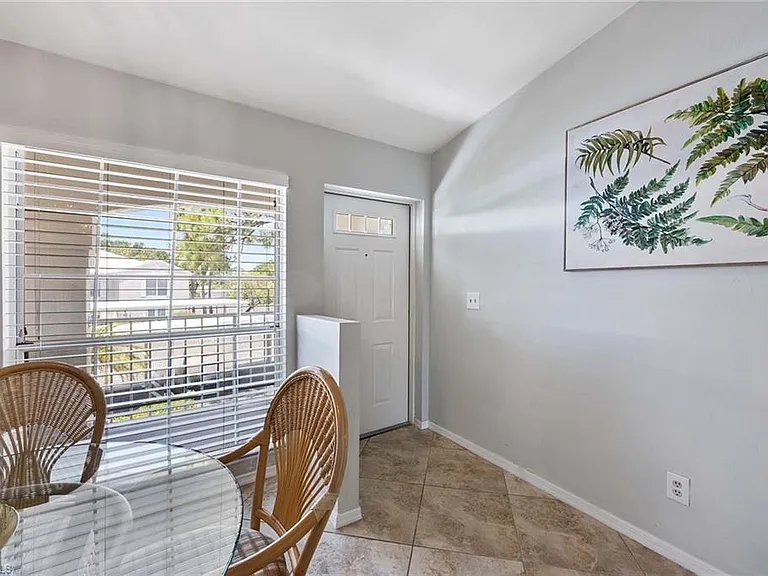 822 Gulf Pavillion Dr #202 — Photo 3