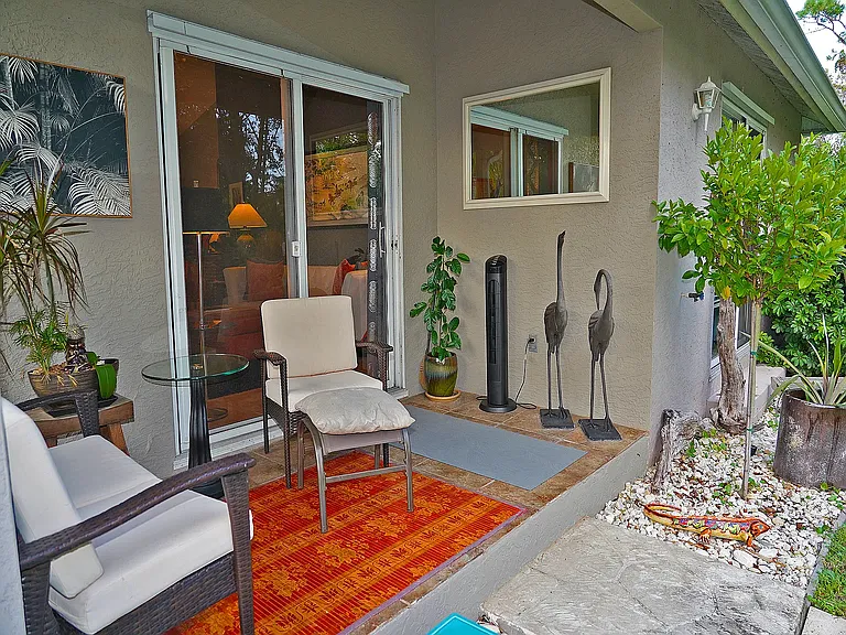 2524 Lee St — Photo 10