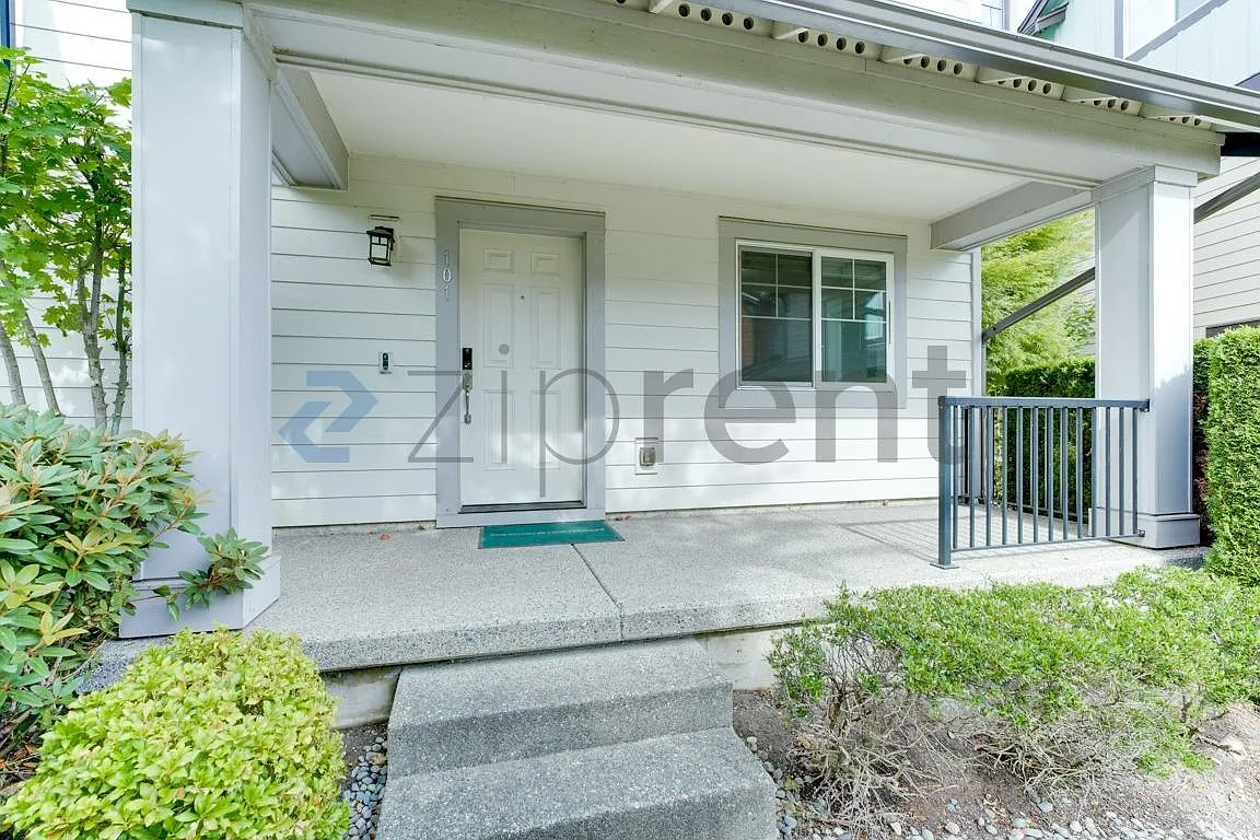 4 bed, 3.5 bath, 1804 sqft, $3,800 — Photo 2