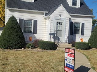 524 6th St, Jesup, IA 50648