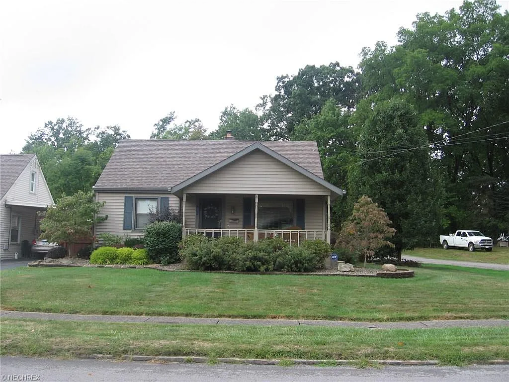 146 Forest Hill Dr photo 1