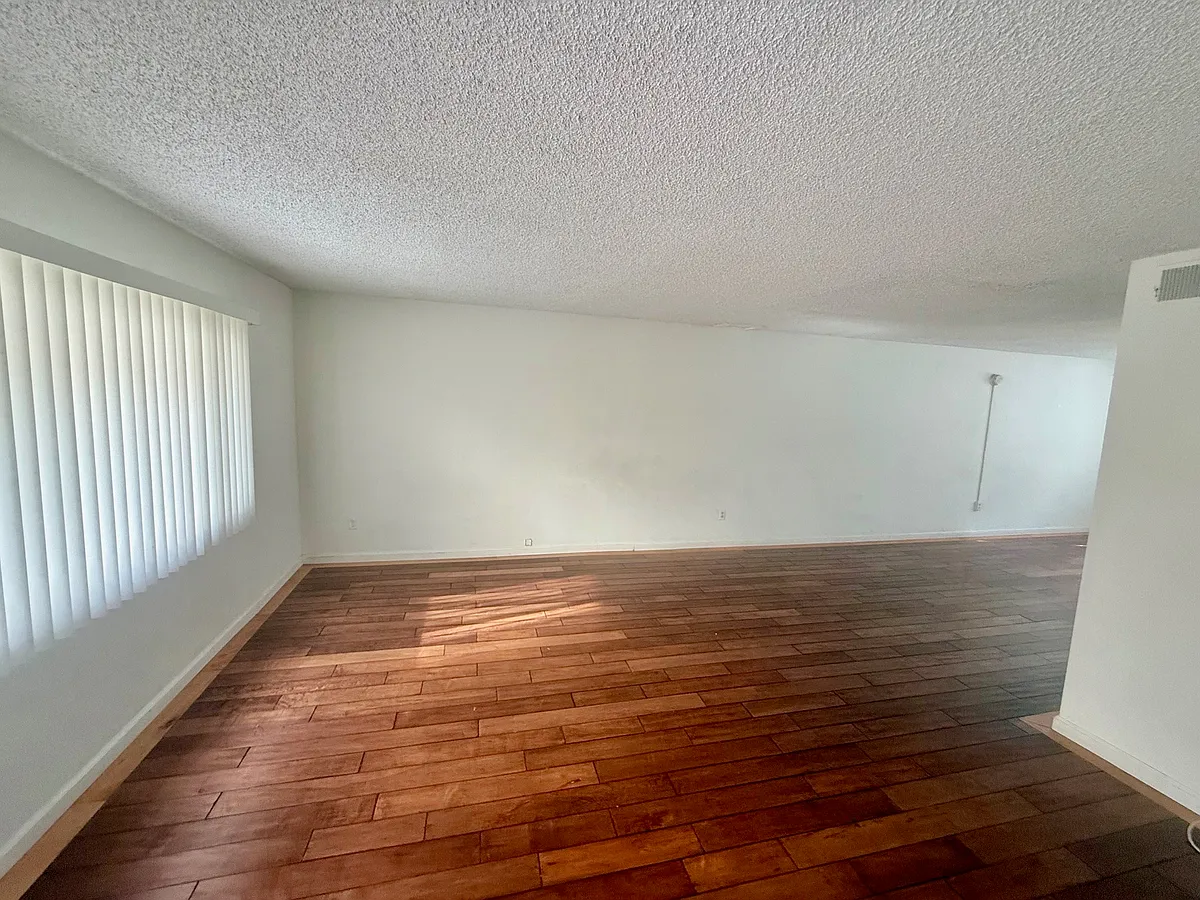 Building Photo - 5215 Rosemead Blvd #D