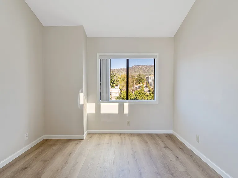 1243 Virginia Ave #9 — Photo 16