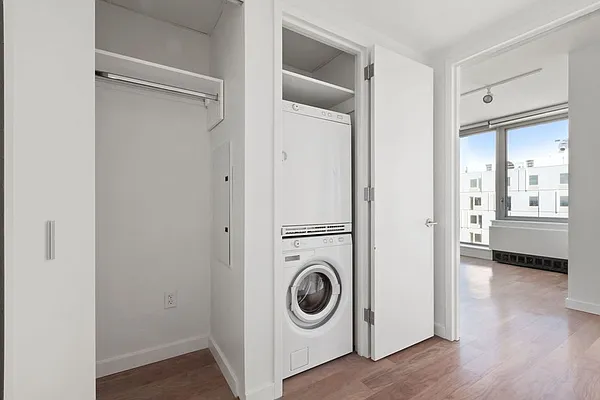 Rented by Greystar | media 12