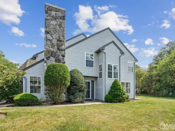 138 Nebula Rd, Piscataway, NJ 08854