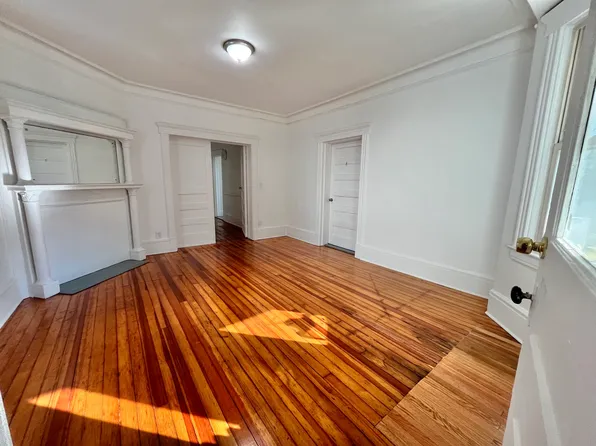 (undisclosed Address), White Plains, NY 10606