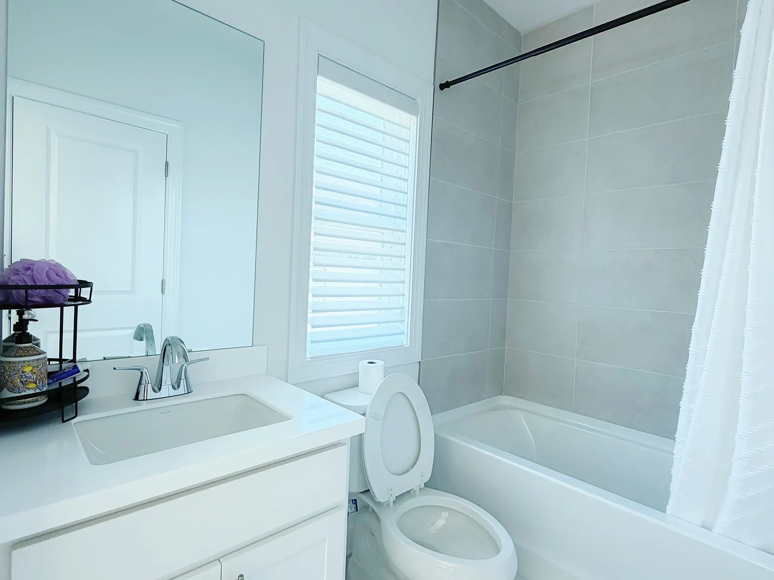 5 bed, 3550 sqft, $900 — Photo 3