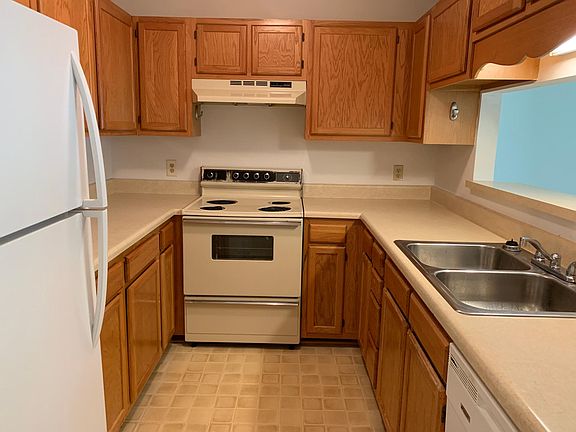 3rd image of 205 Palomino Ln