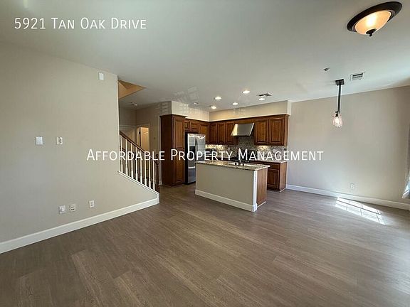 3rd image of 5921 Tan Oak Dr