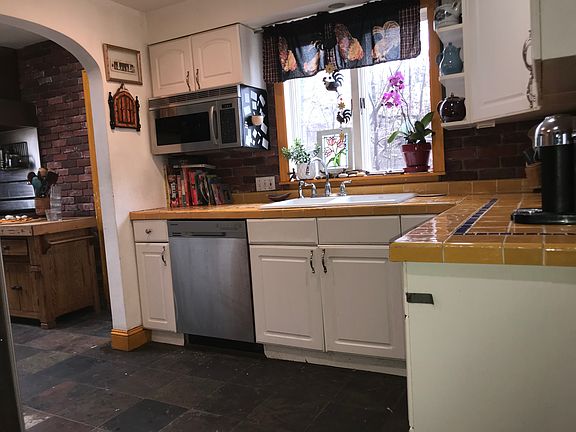 2nd image of 1 Caspar Ln