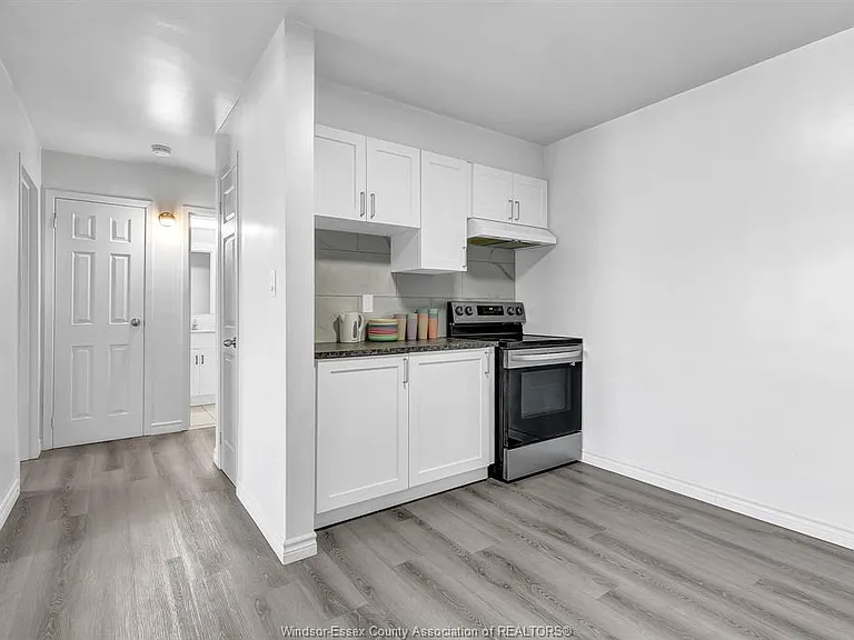 2136 Wyandotte St W #32 — Photo 10