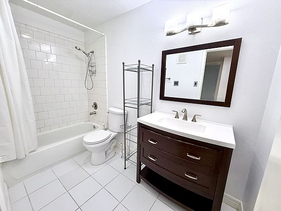 5th image of 2750 Holly Hall St #504-1