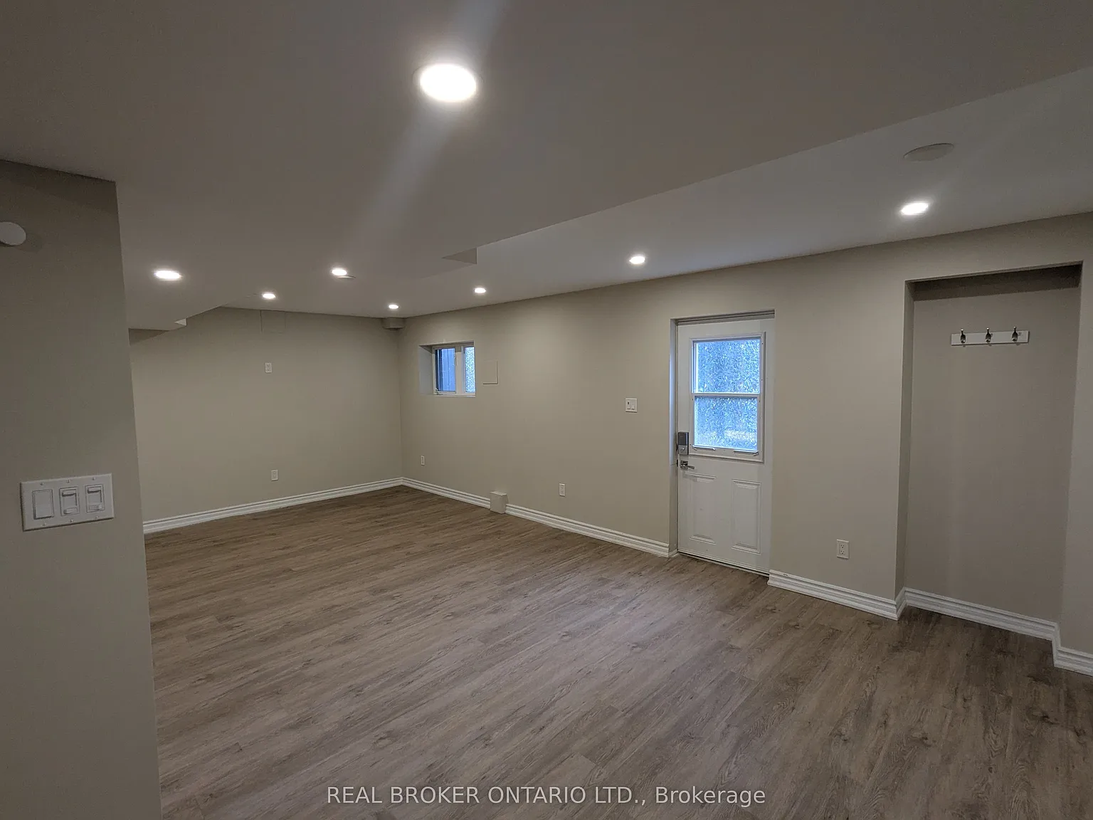 1 bed, $1,899 — Photo 3