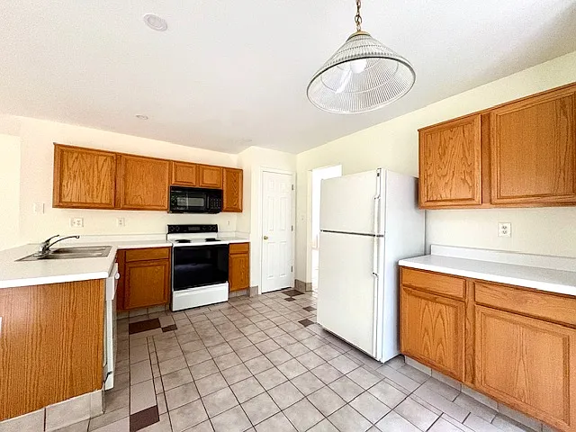 3821 Majestic Ln SW — Photo 10