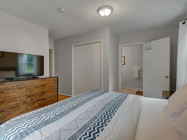 2408 Shirley St — Photo 20