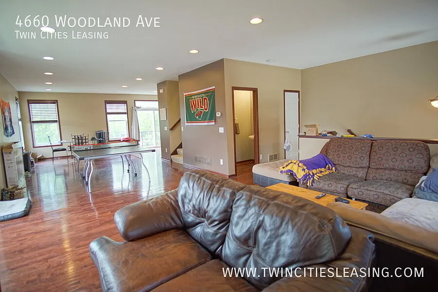 End Unit Townhouse - Open Concept With Attached 2 Car Garage — Photo 2