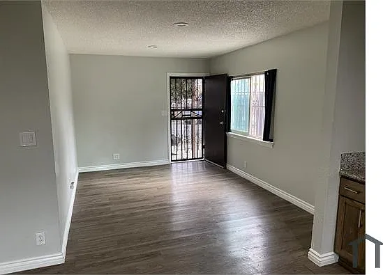 11150 S Figueroa St #2 — Photo 5