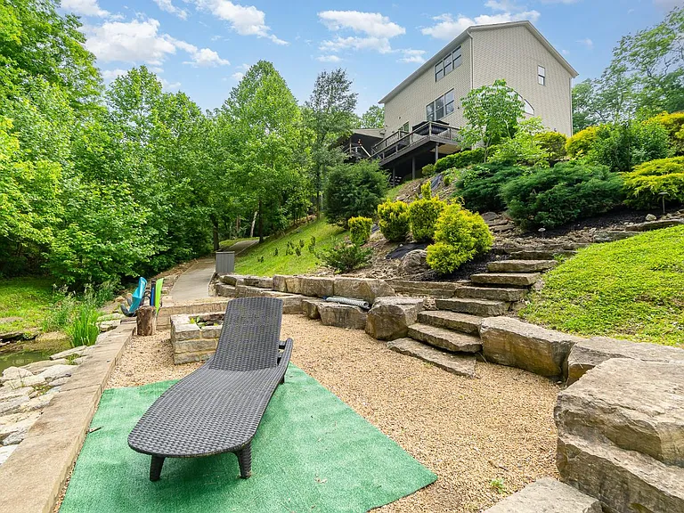1753 Cove Cir E — Photo 26