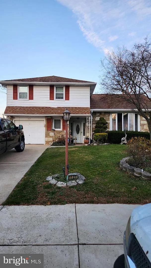 1127 Hower Ln photo 1