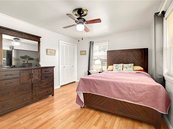 3rd image of 1834 S 11th Pl